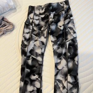 Lululemon size 4 leggings